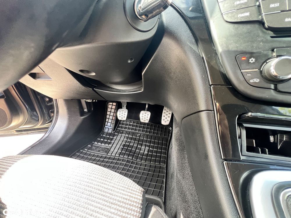 Opel Insignia - 27