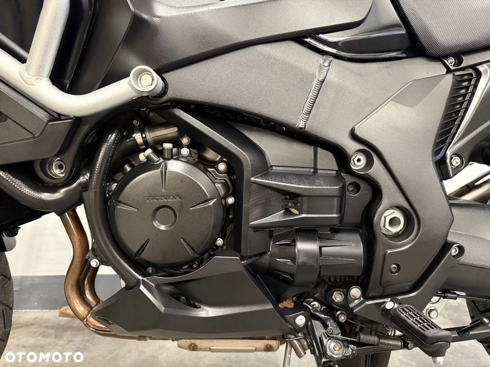 Honda VFR - 15