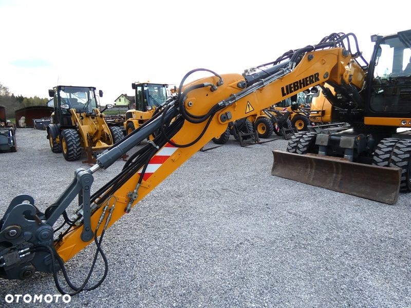 Liebherr 914 Compact / Super Stan / Speeder 30km/h / Łapy + pług / - 36
