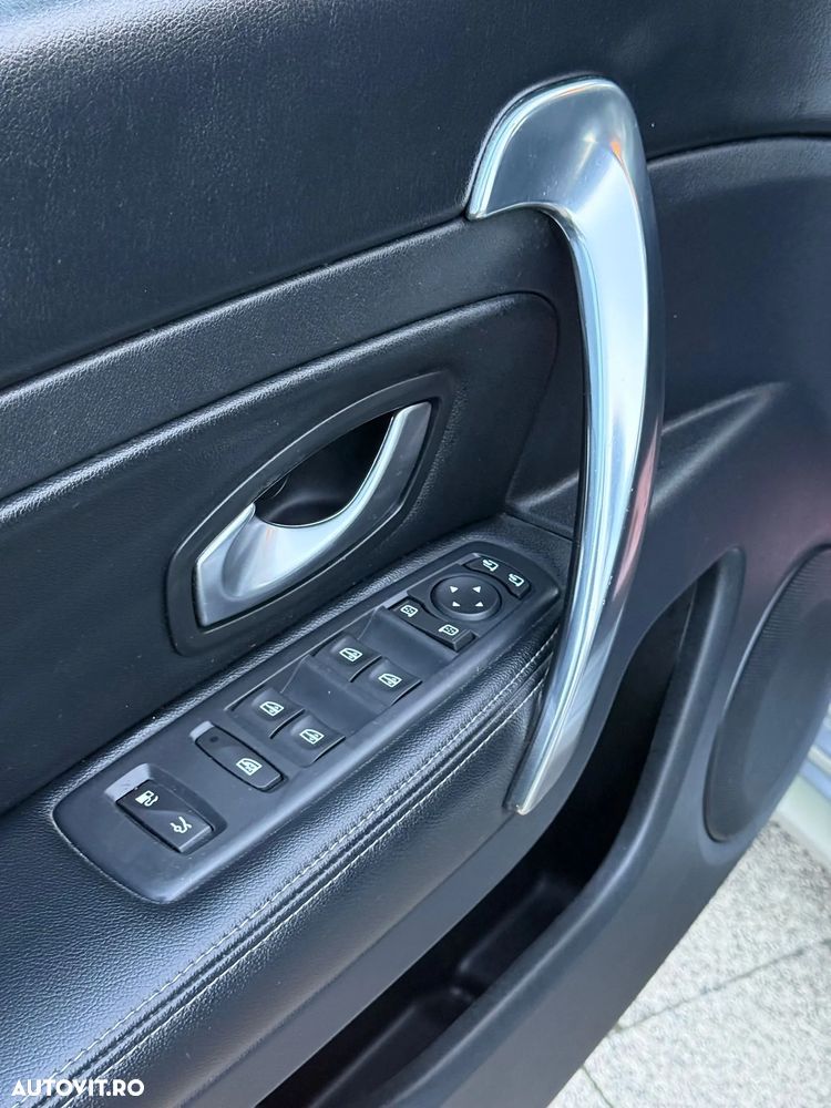 Renault Latitude 2.0 dCi Luxury - 14