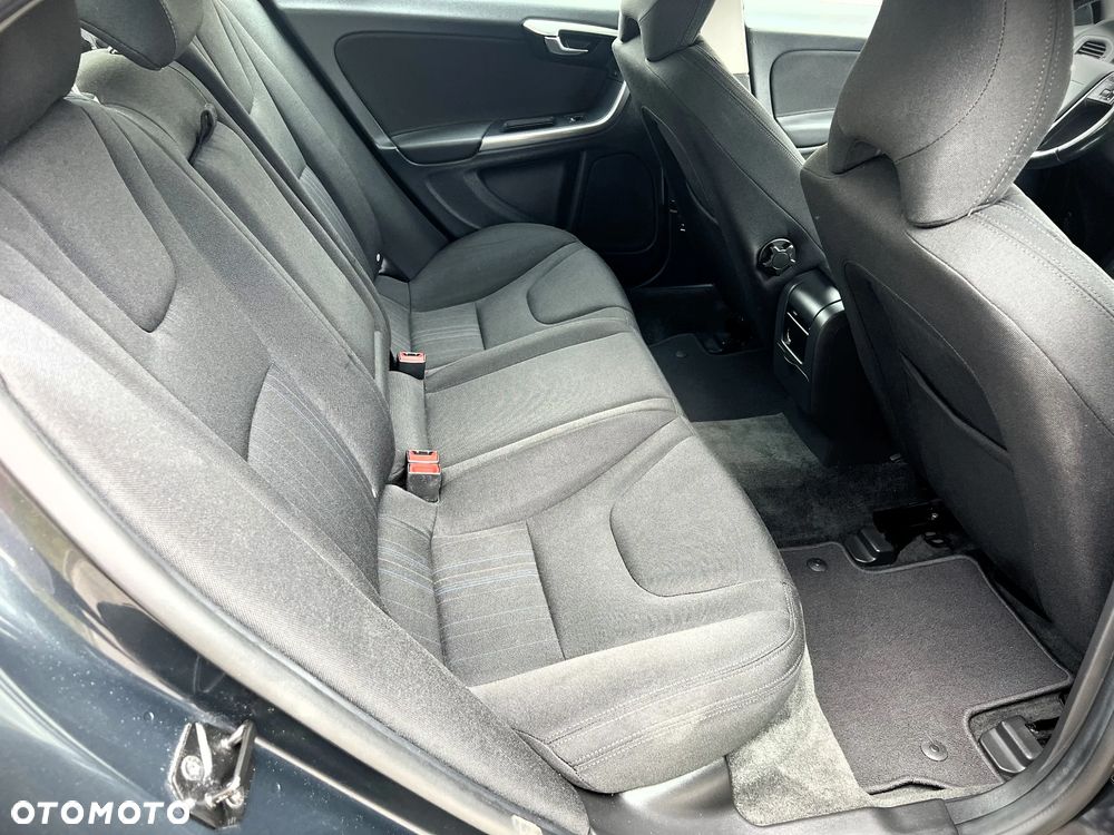 Volvo S60 DRIVe - 14