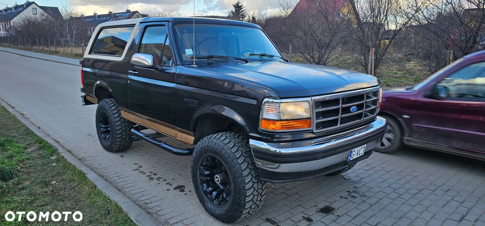 Ford Bronco - 5