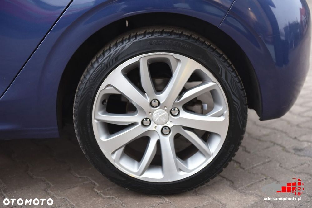 Peugeot 208 - 12