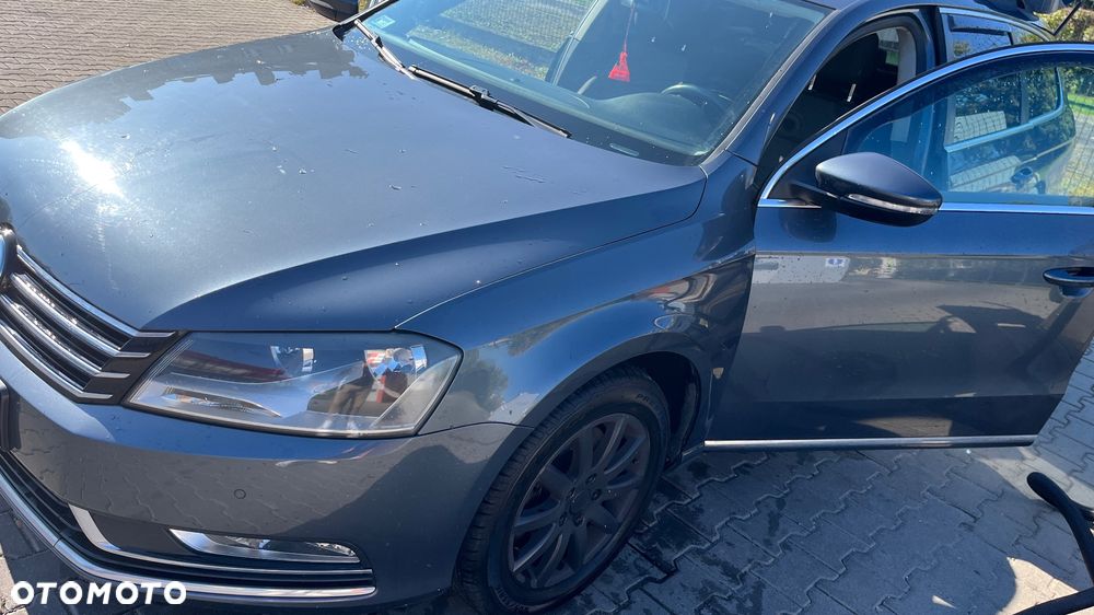 Volkswagen Passat 1.6 TDI Comfortline - 14