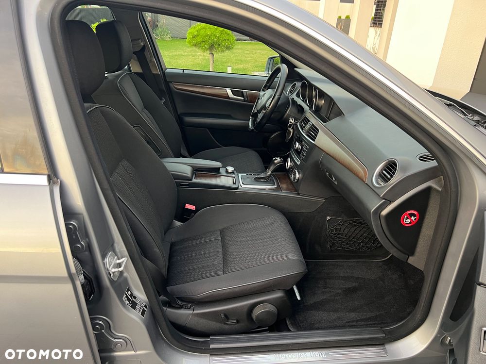 Mercedes-Benz Klasa C 220 CDI DPF Automatik BlueEFFICIENCY Elegance - 18