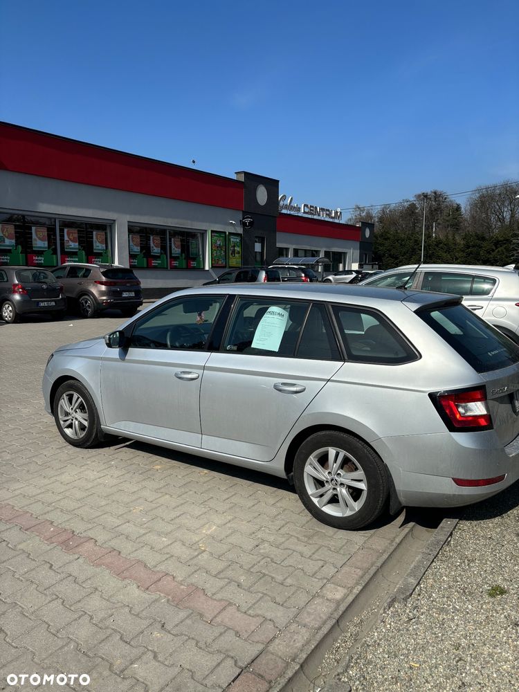 Skoda Fabia 1.0 Ambition - 4