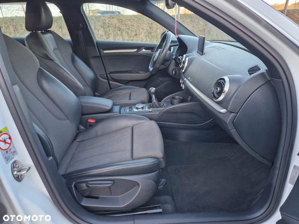 Audi A3 Sportback - 13