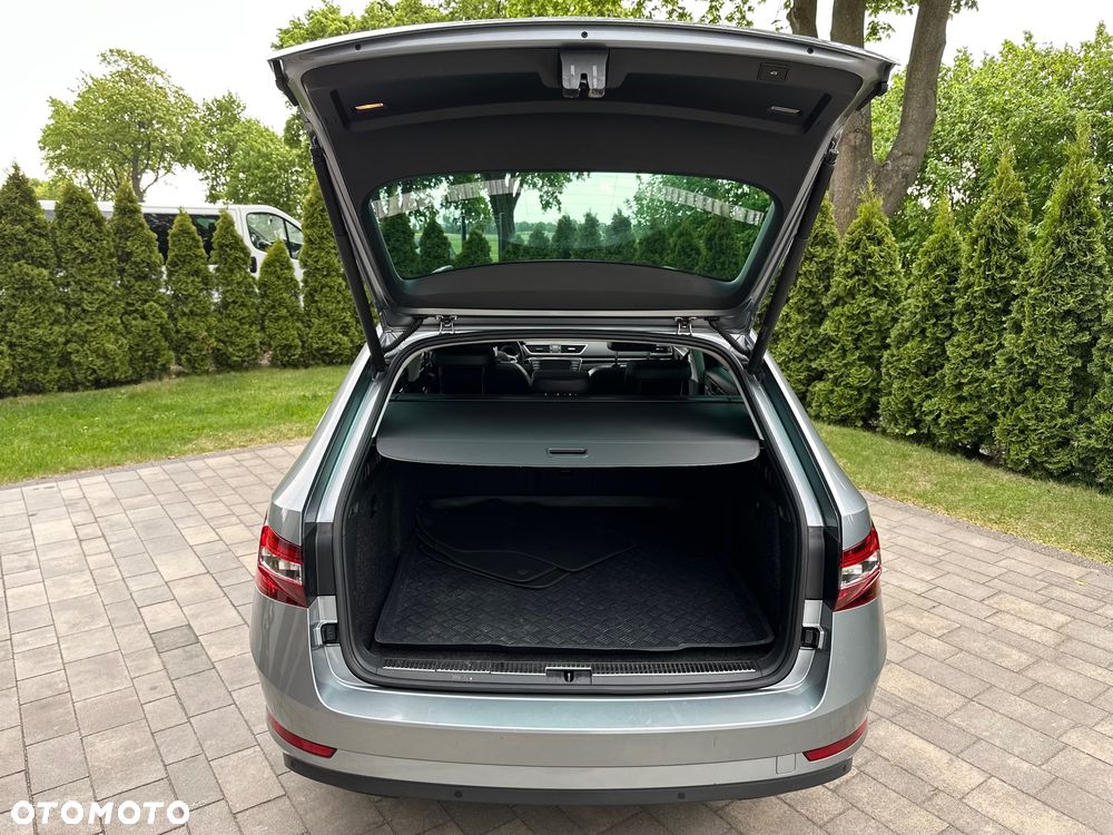 Skoda Superb 2.0 TDI DSG L&K - 22