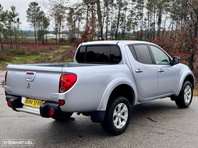 Mitsubishi L200 2.5 DI-D CD Invite AC 4WD - 14