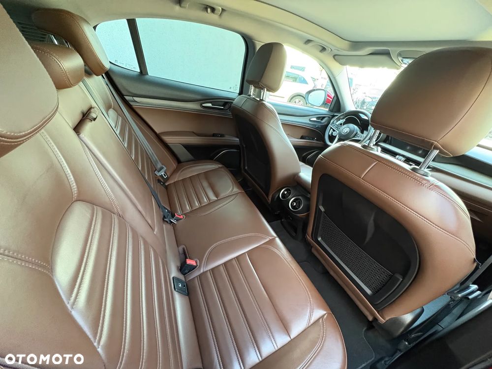 Alfa Romeo Stelvio 2.2 16V AT8 Q4 Veloce - 10