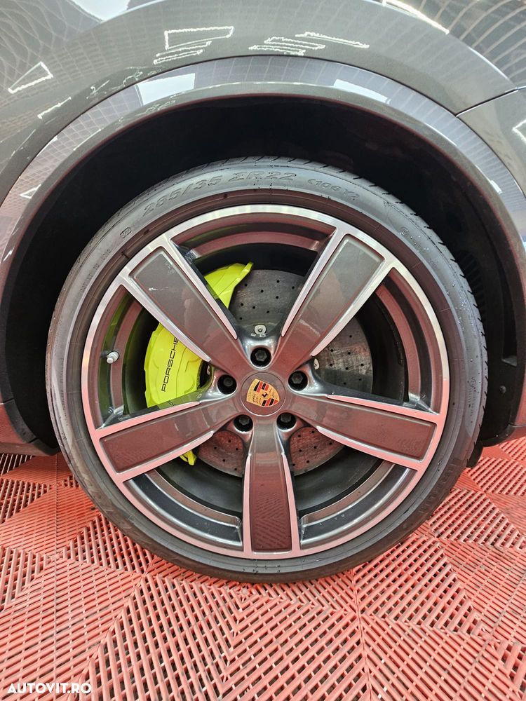 Porsche Cayenne Turbo S E-Hybrid Tiptronic S - 25