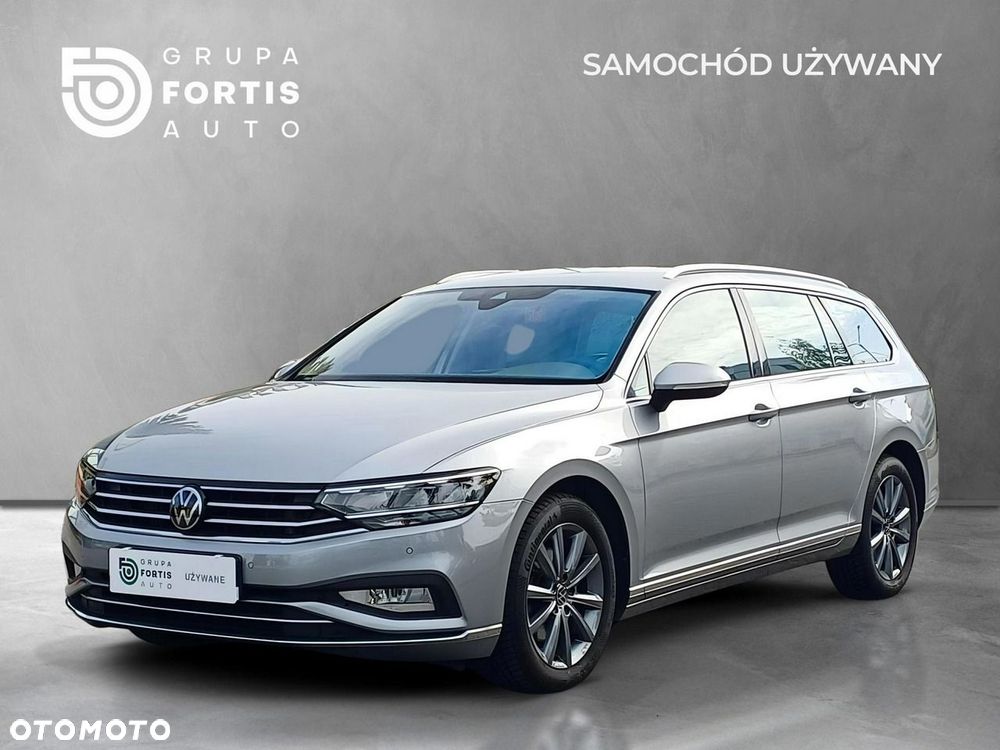Volkswagen Passat - 1
