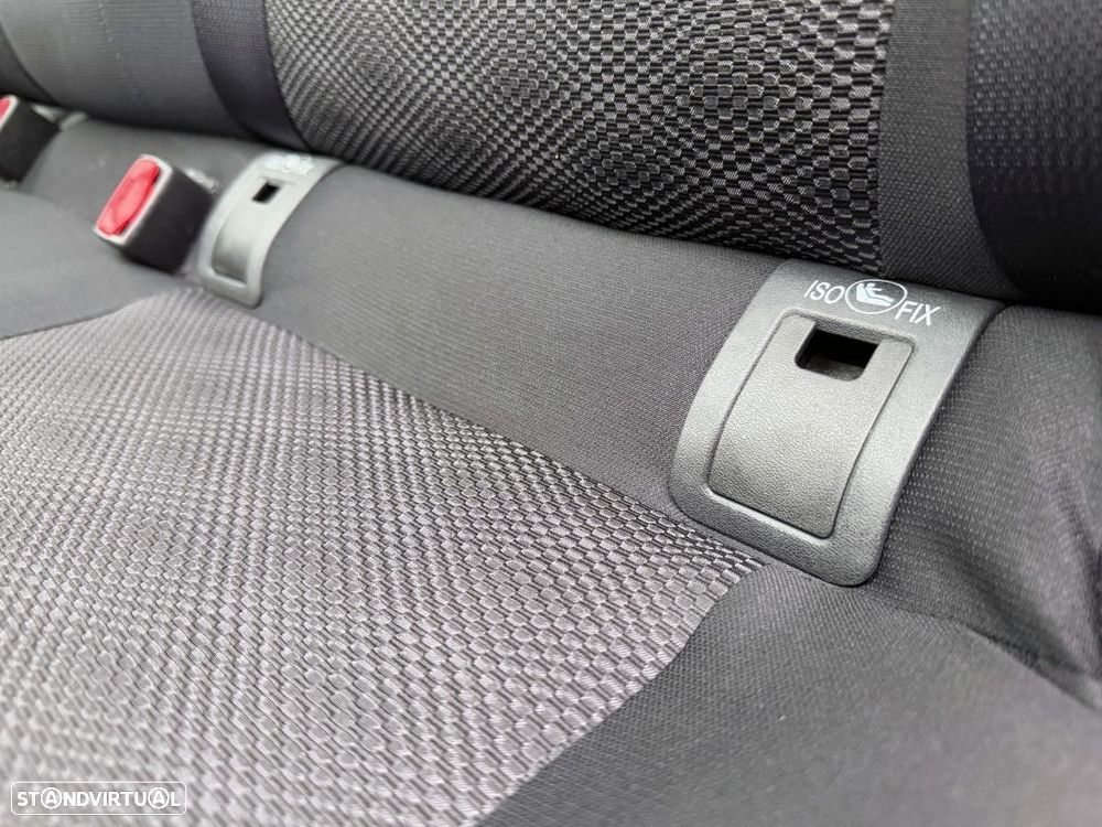 Nissan Qashqai 1.5 dCi N-Connecta 18 - 33