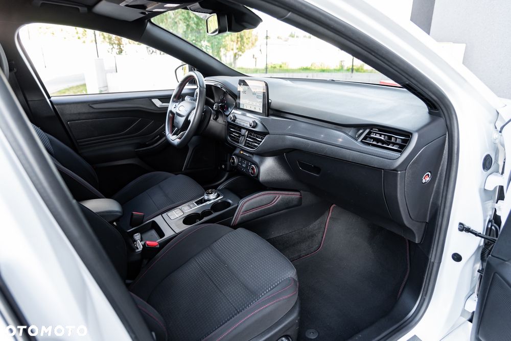 Ford Focus 1.0 EcoBoost Start-Stopp-System ST-LINE X - 22