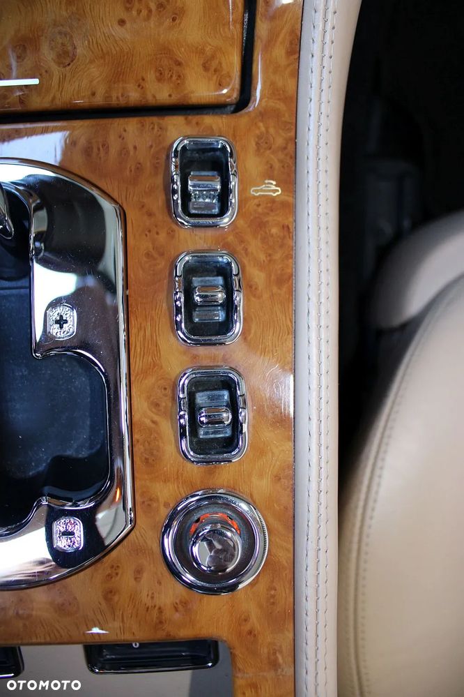 Bentley Azure Standard - 31
