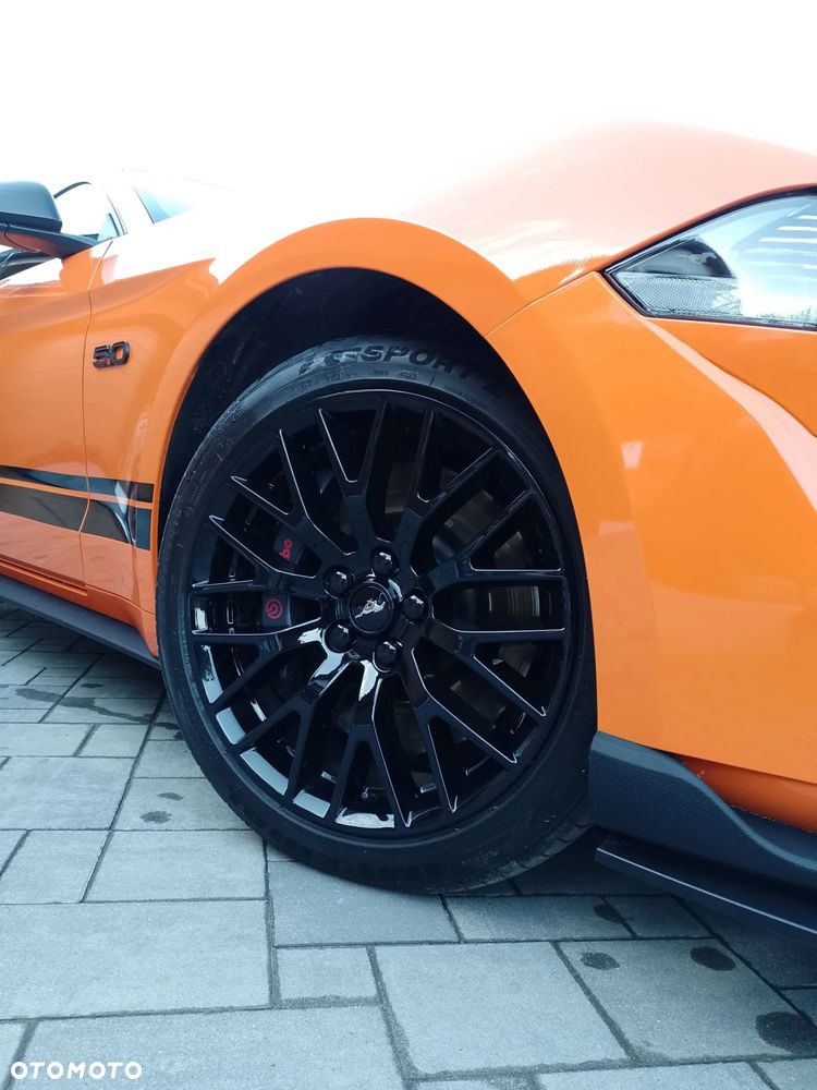 Ford Mustang - 30