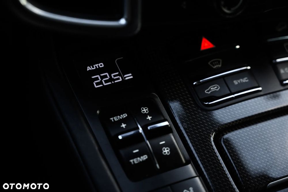 Porsche Cayenne - 29