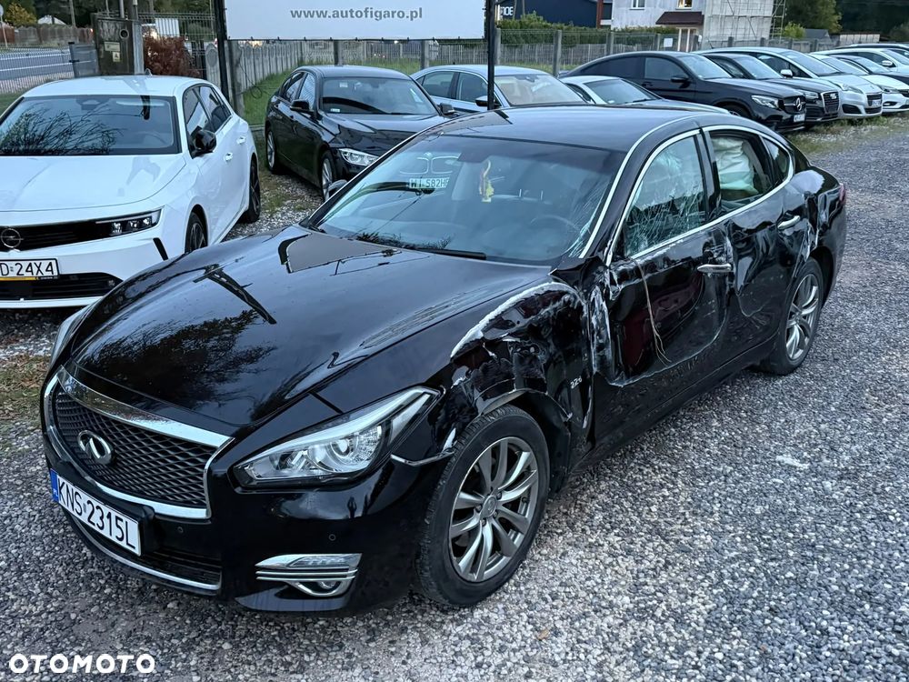 Infiniti Q70