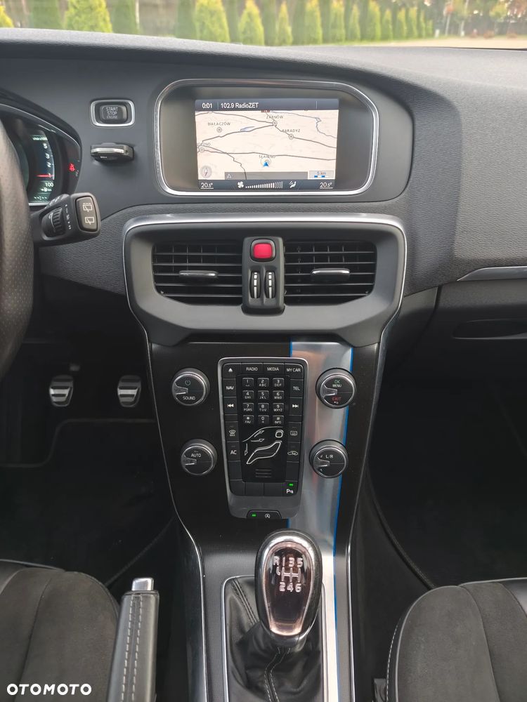 Volvo V40 D2 R Design - 25