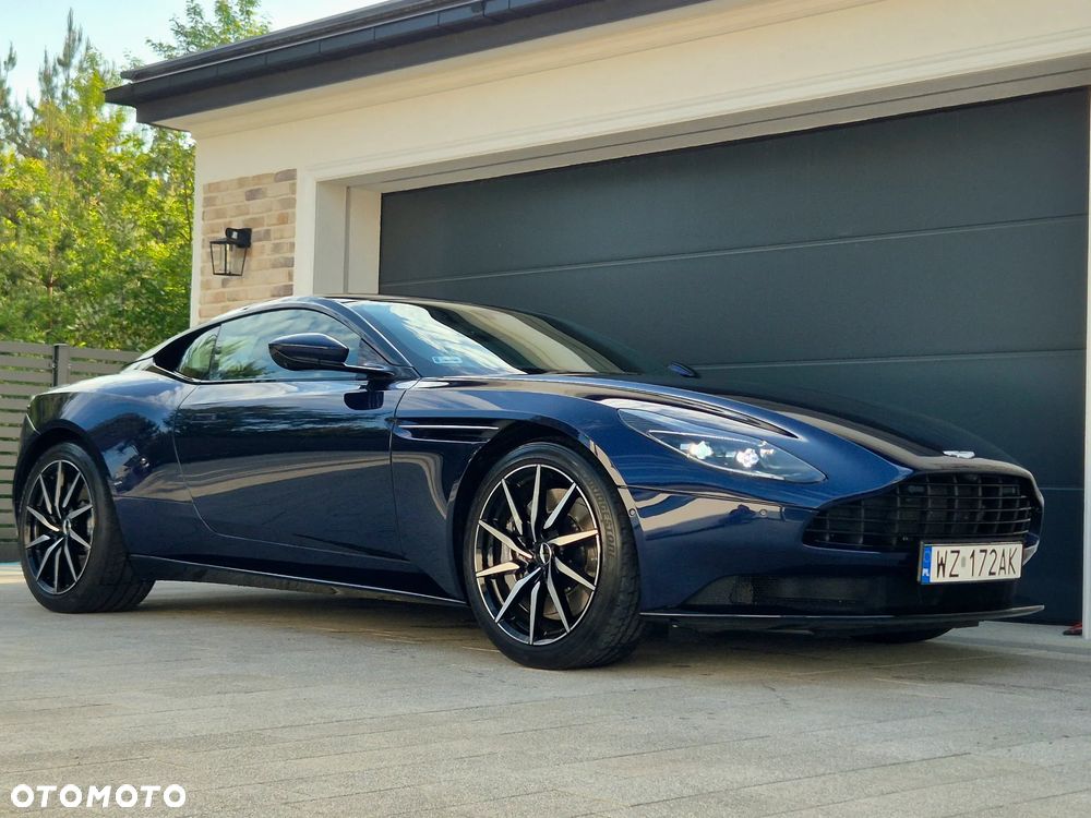 Aston Martin DB11 - 9
