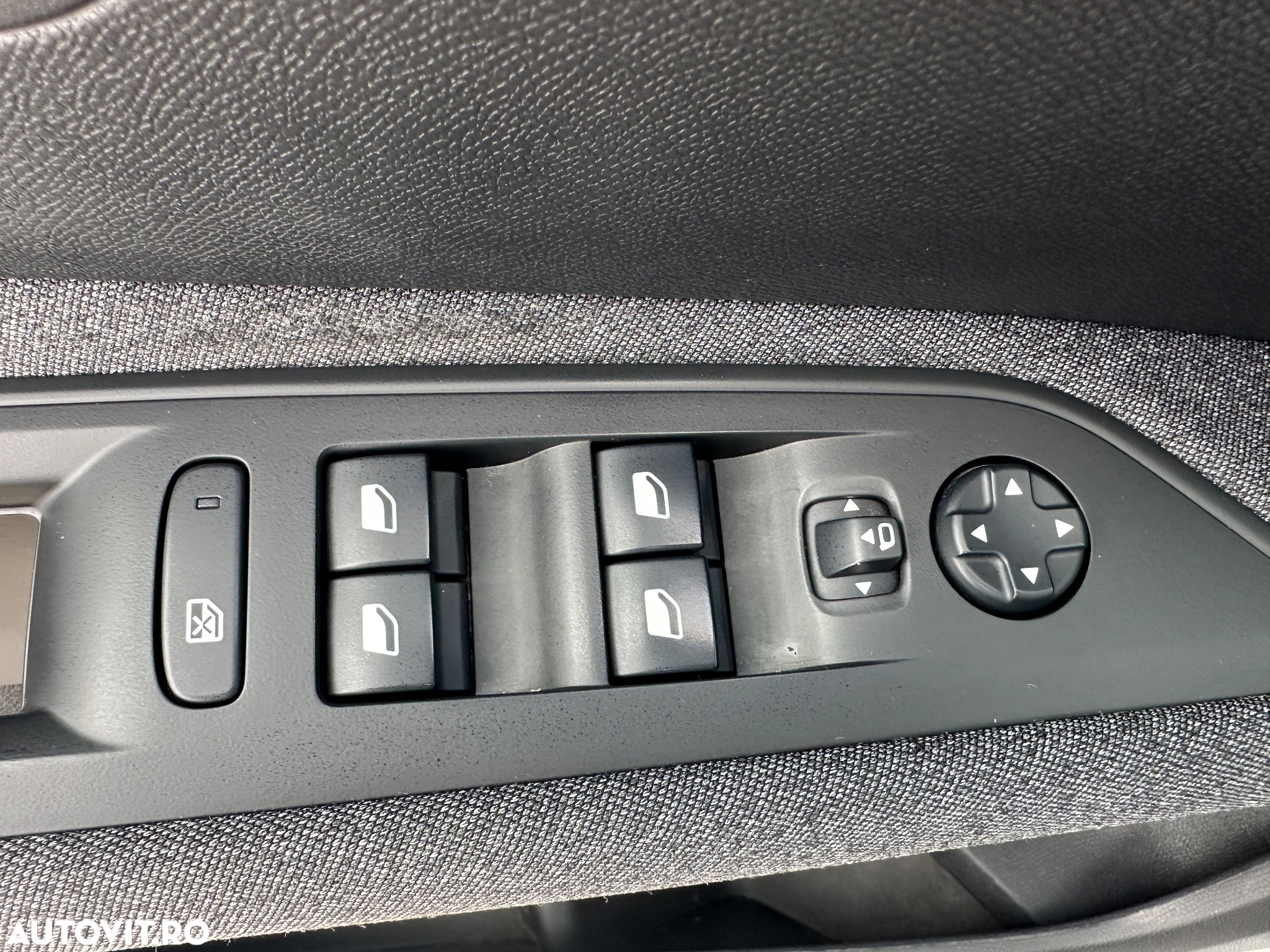 Peugeot 3008 BlueHDi 130 Stop & Start EAT8 Allure - 24