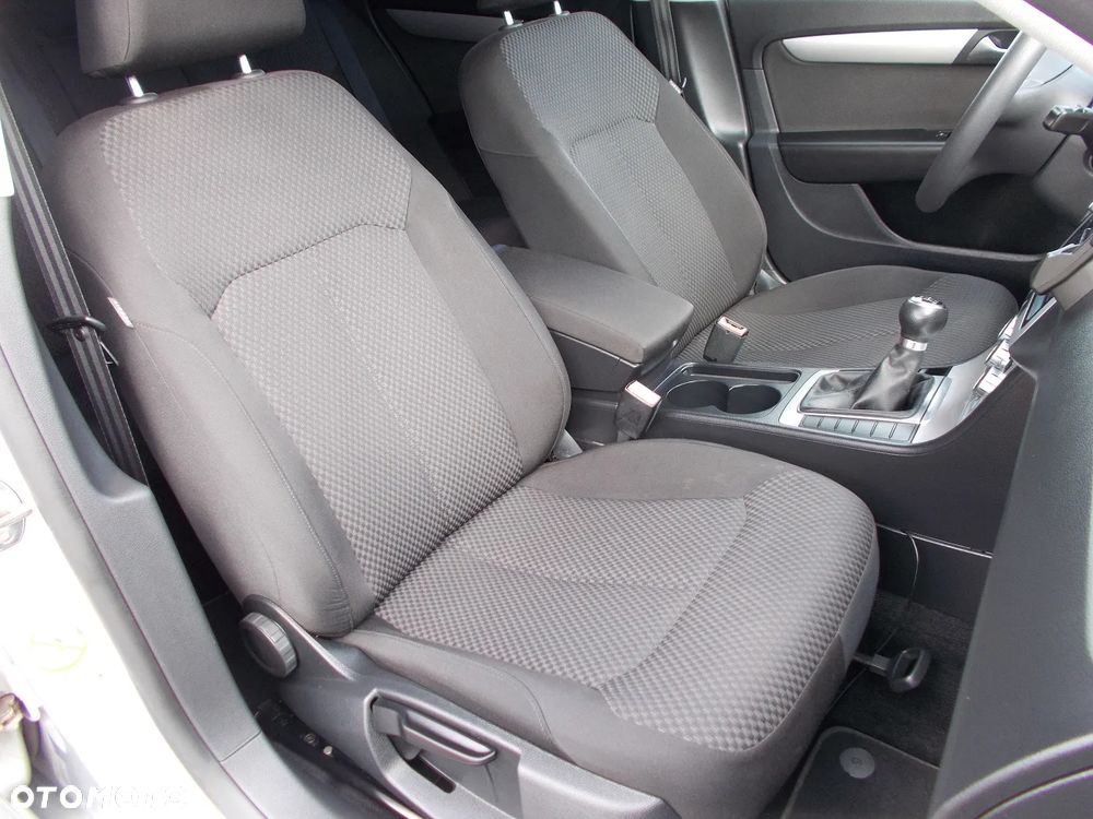 Volkswagen Passat 1.4 TSI BlueMotion Technology Trendline - 14