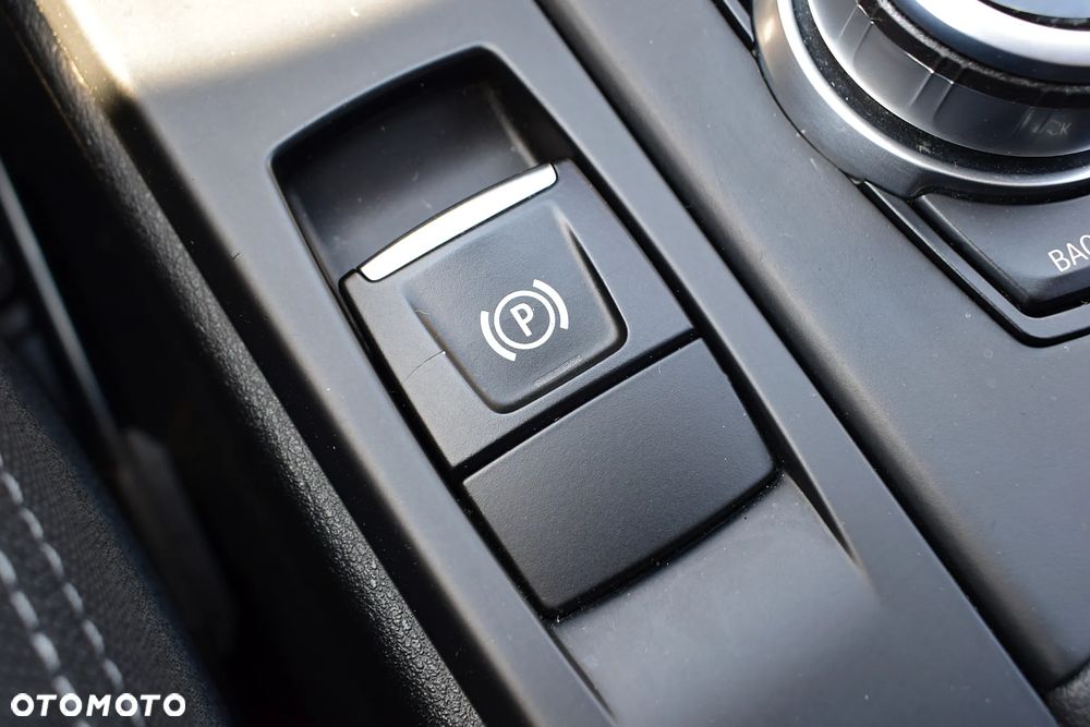 BMW X1 xDrive20i Advantage - 21