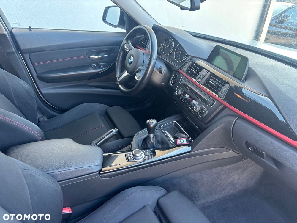 BMW Seria 3 318d DPF Edition Sport - 16