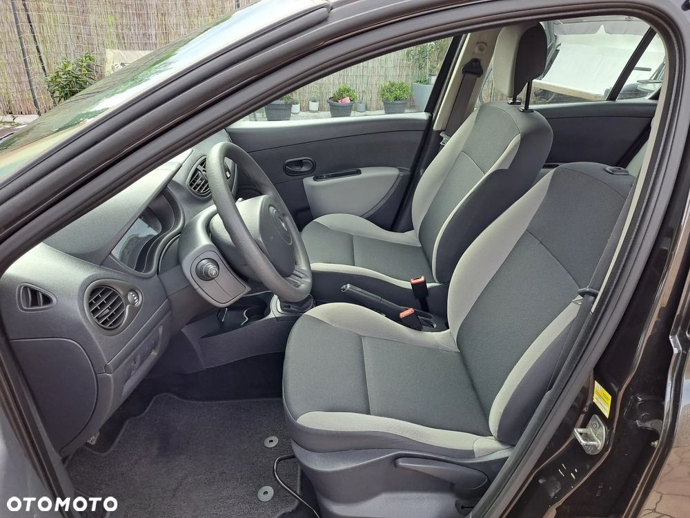 Renault Clio 1.2 16V Authentique - 15