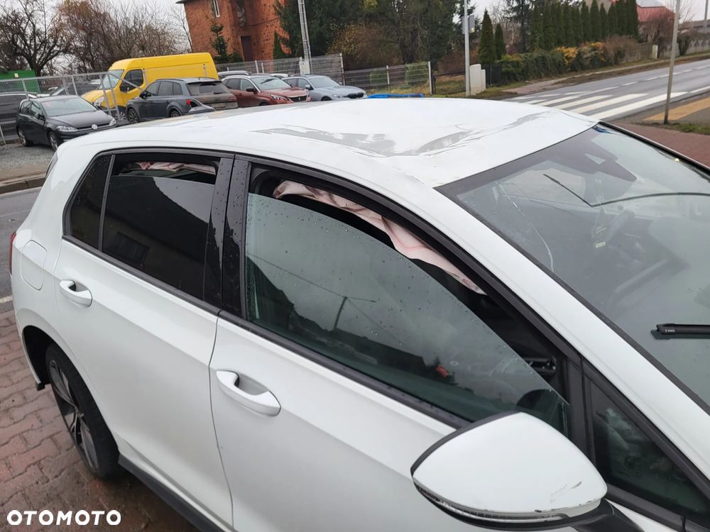 Volkswagen Golf - 22