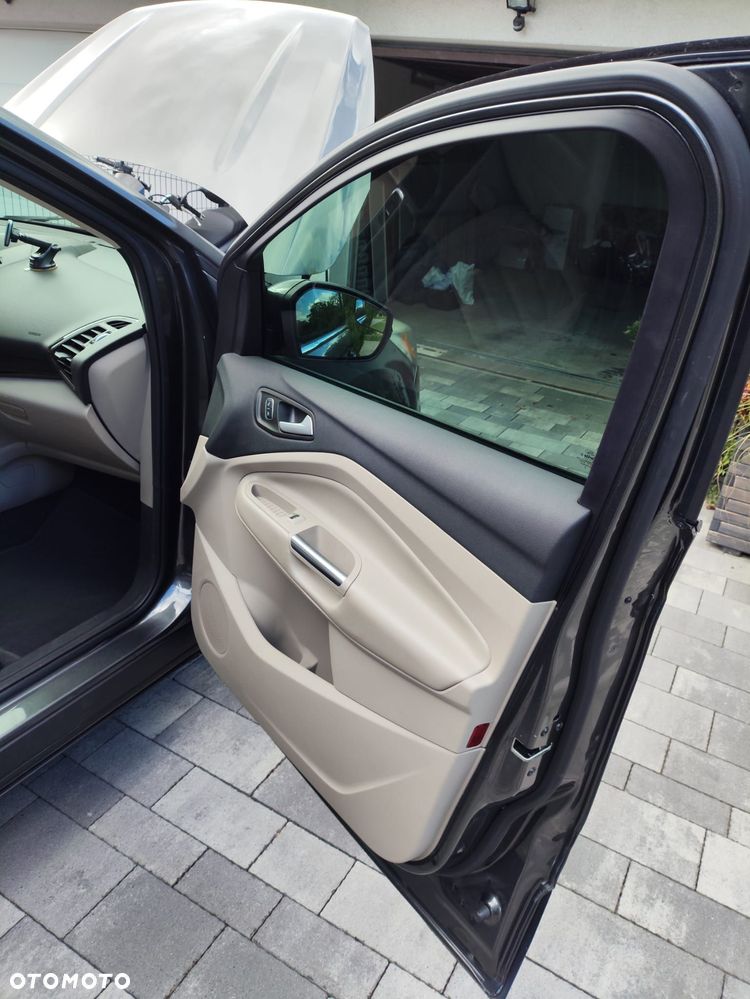 Ford Escape 2.0 EcoBoost AWD Titanium - 11