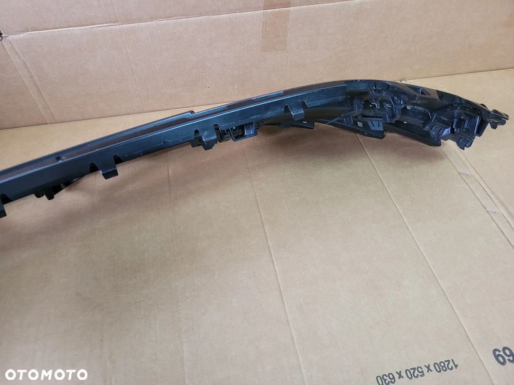 KRATKA ZDERZAKA ŚRODKOWA VW PASSAT B9 3J0853677B 3J0853677D - 5