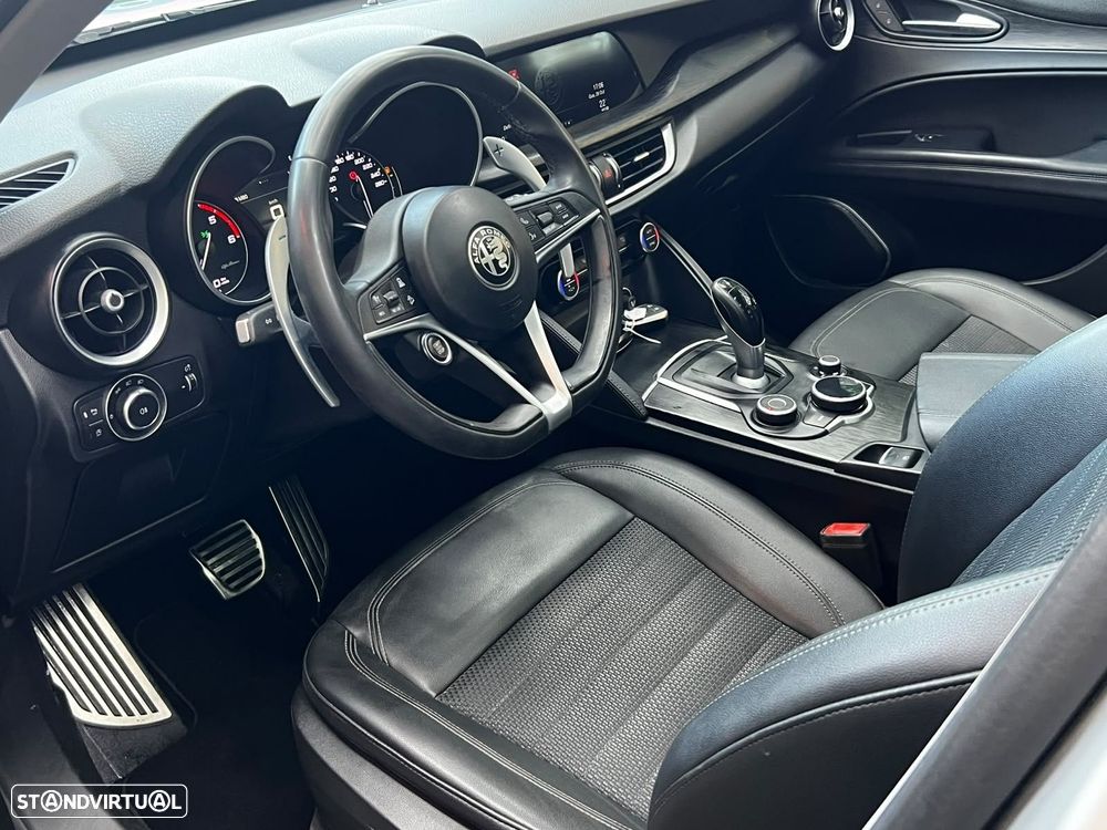 Alfa Romeo Stelvio 2.2 D TI AT8 - 12