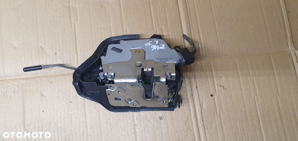 Zamek lewy przód przedni lewy BMW E46 Europa 8253431 - 2