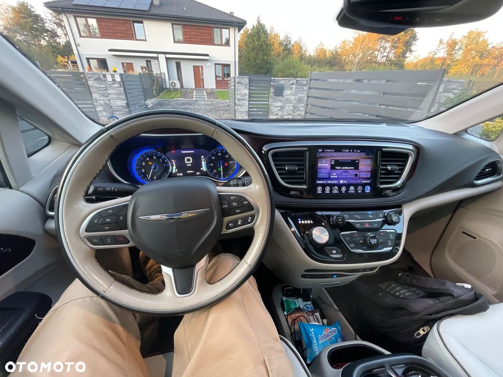 Chrysler Pacifica - 13