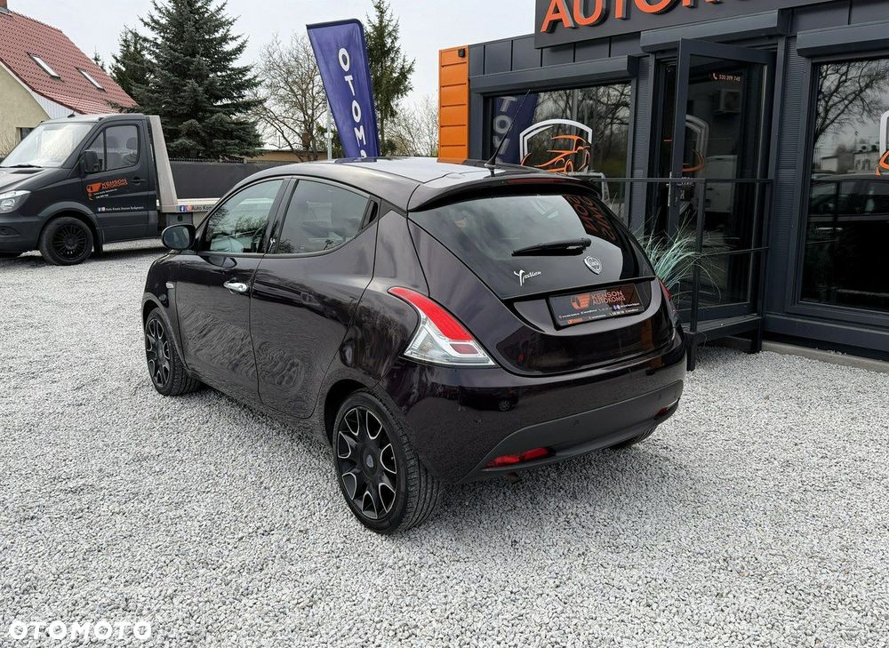 Lancia Ypsilon 0.9 Black&Red S&S - 4