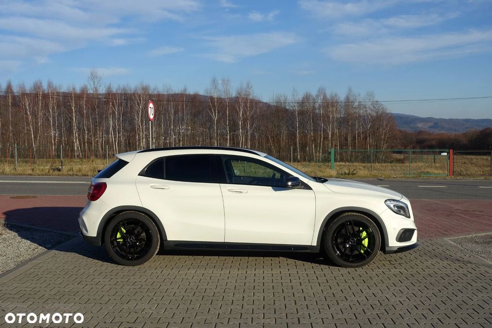 Mercedes-Benz GLA AMG 45 4Matic AMG Speedshift 7G-DCT AMG Night Edition - 4