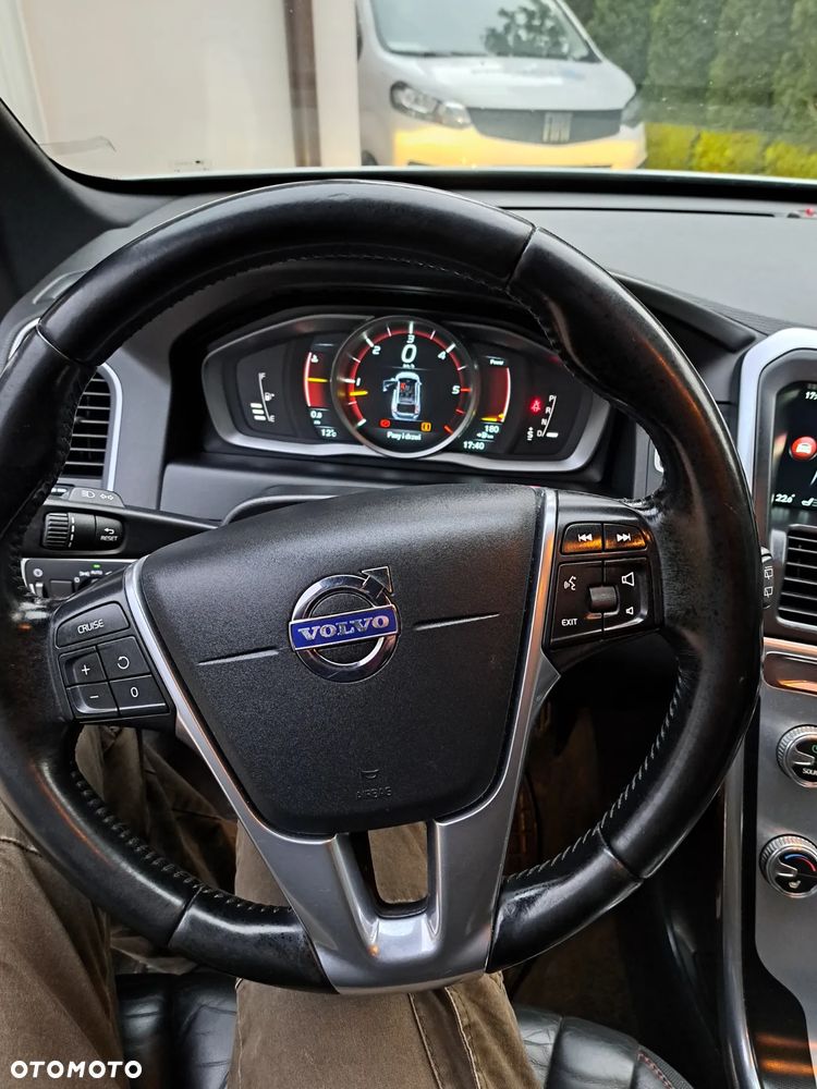 Volvo XC 60 D4 AWD Ocean Race - 15