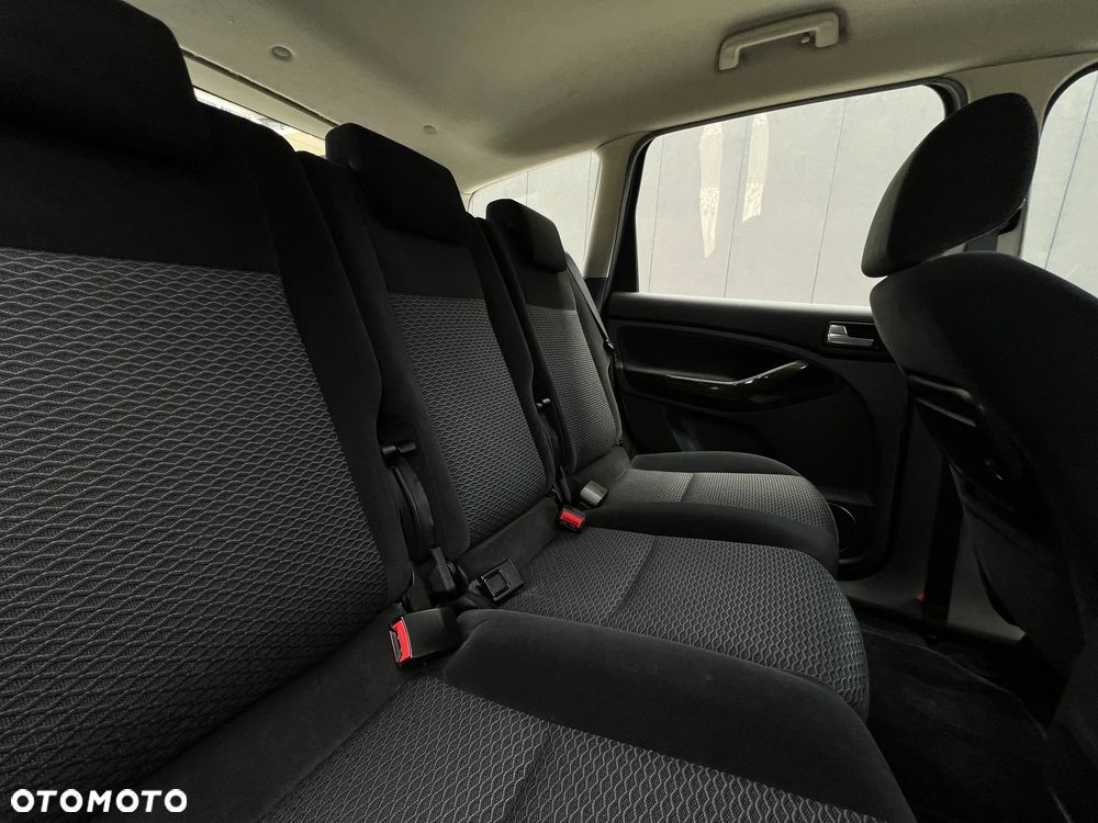 Ford C-MAX - 11