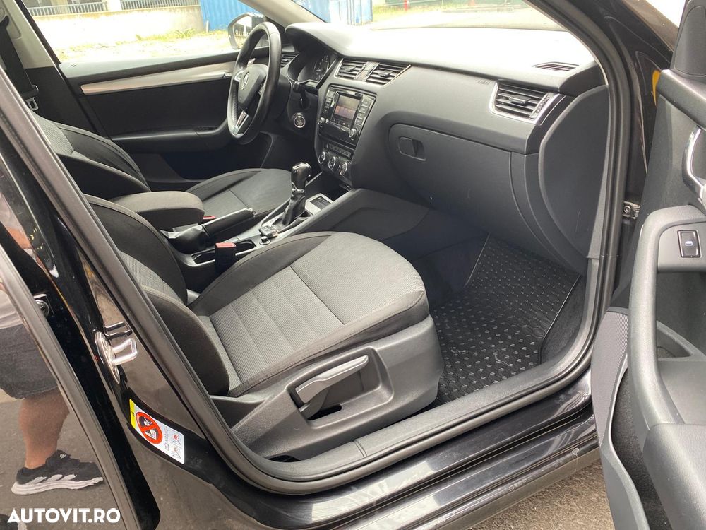 Skoda Octavia 1.6 TDI DSG Ambition - 12