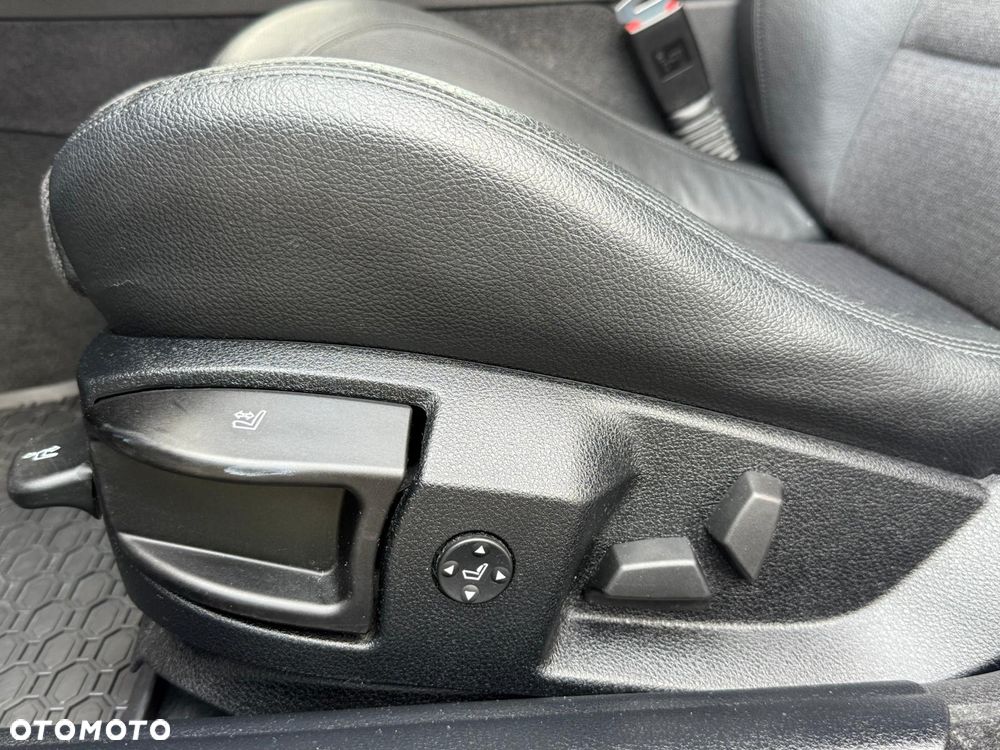 BMW Seria 5 520d - 36