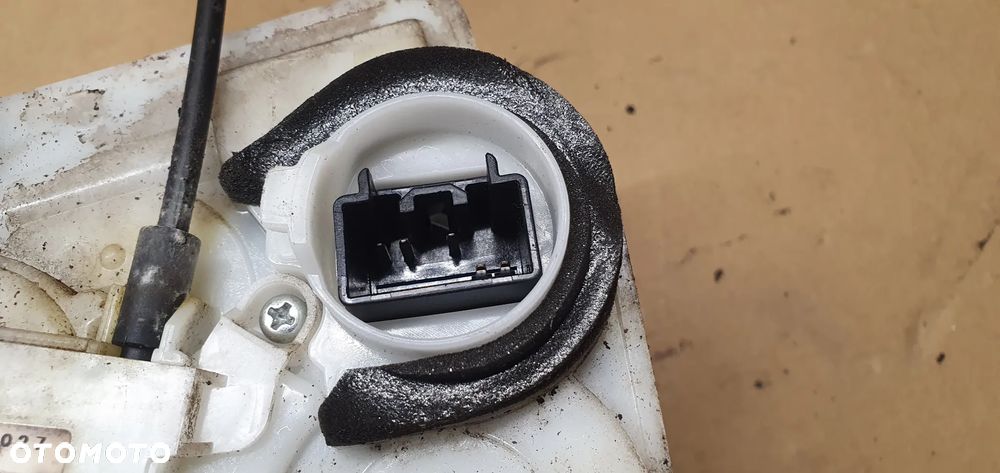 Zamek prawy tył tylny prawy 5 PIN Mazda 6 II - 5