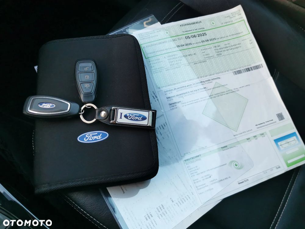 Ford Kuga 2.0 TDCi 2x4 Titanium - 4