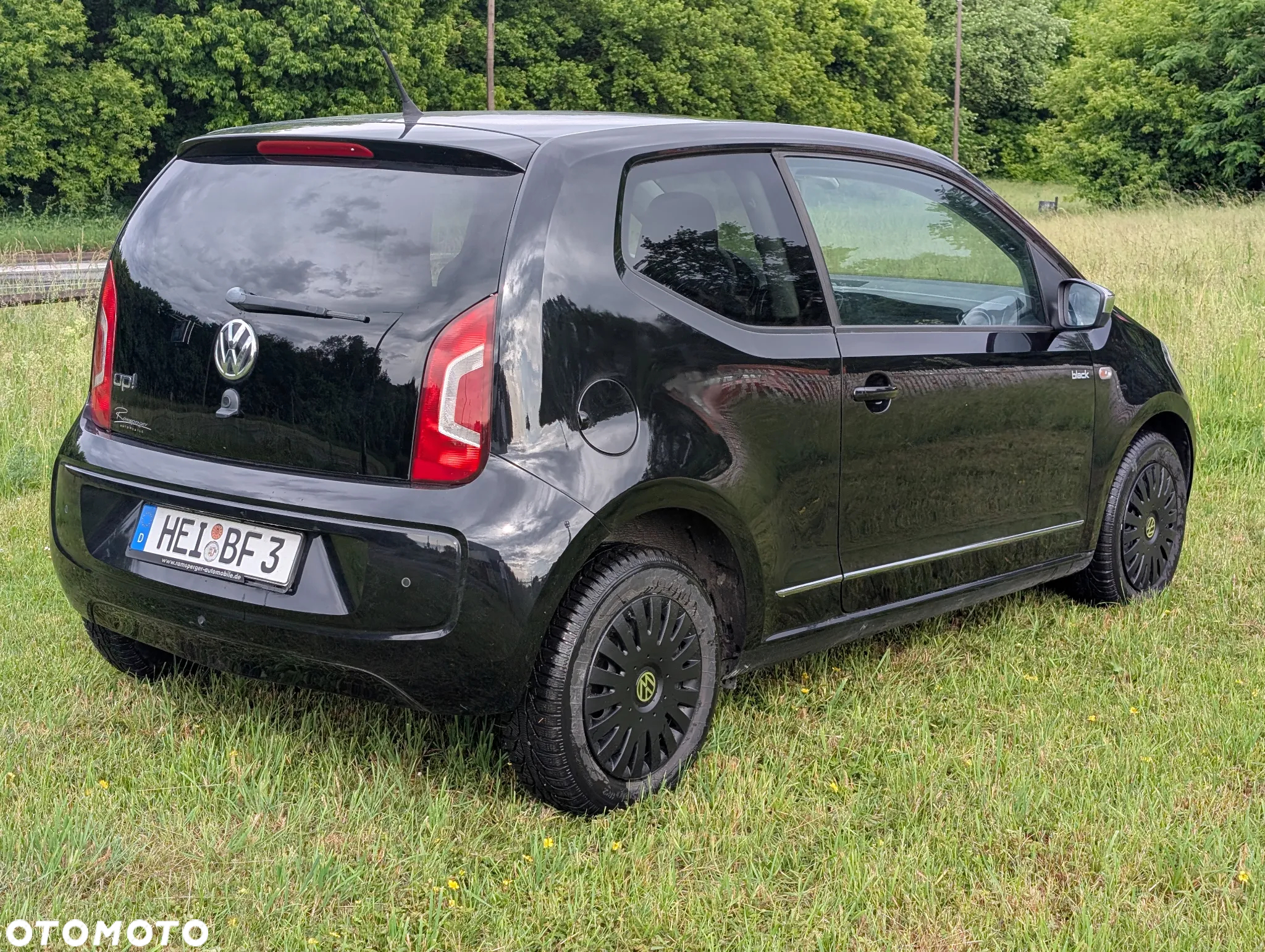 Volkswagen up! 1.0 black - 3