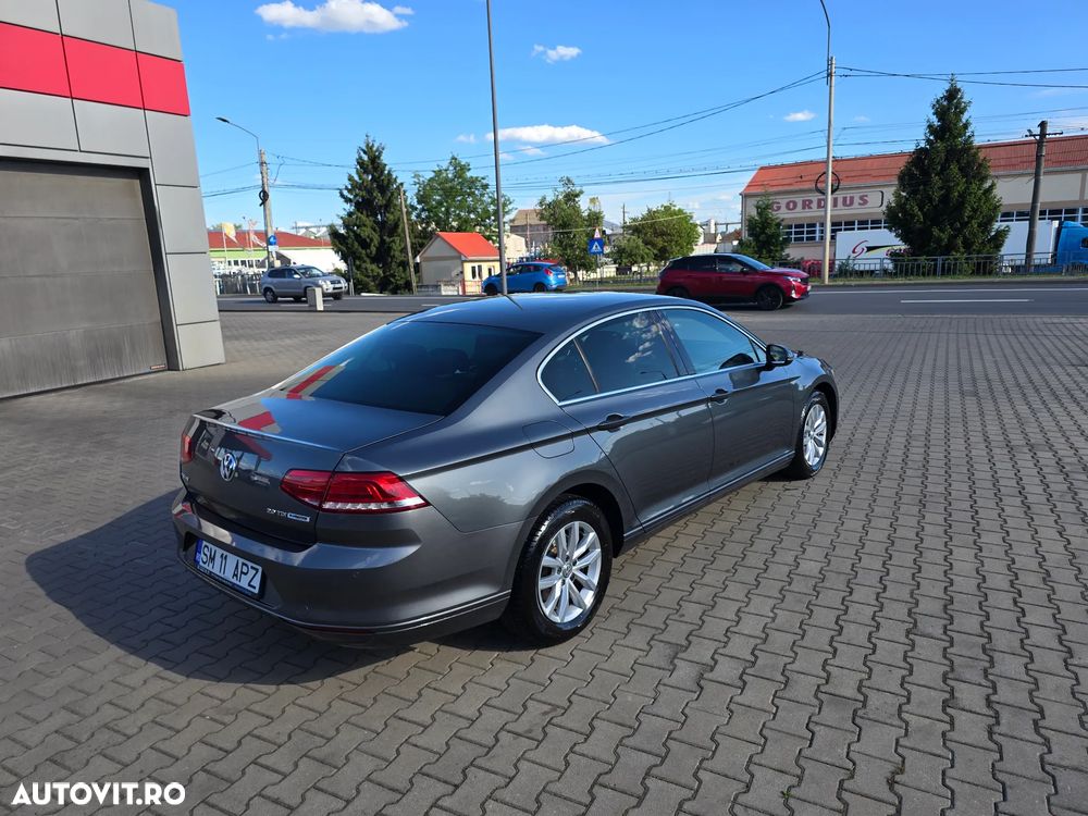 Volkswagen Passat 2.0 TDI DSG Comfortline - 40