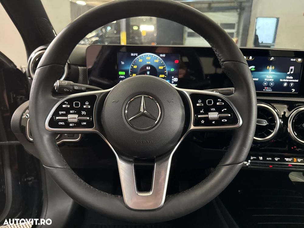 Mercedes-Benz A 250 e Sedan 8G-DCT AMG Line - 17
