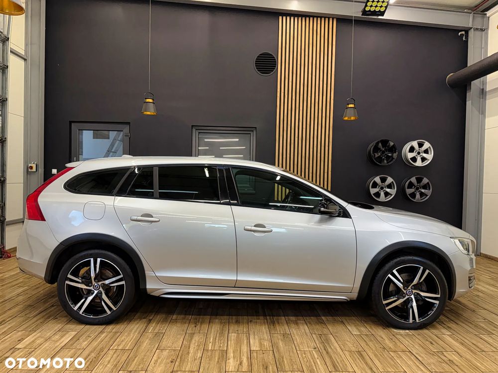 Volvo V60 Cross Country - 6