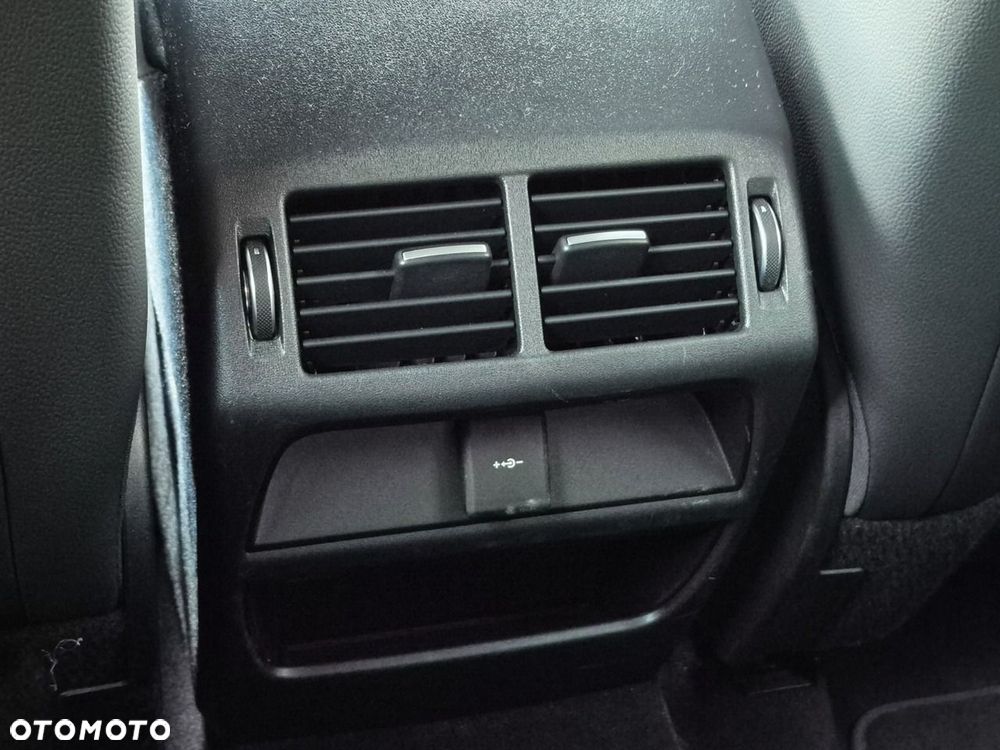 Land Rover Discovery Sport D200 Dynamic S - 27
