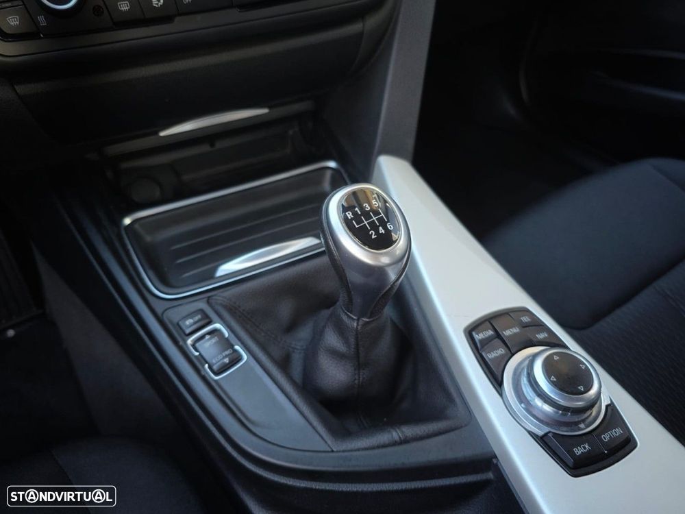 BMW 318 d Touring - 21