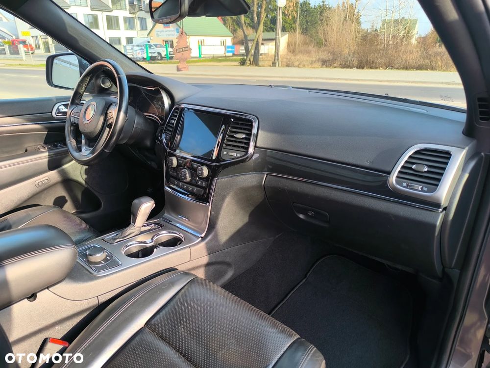 Jeep Grand Cherokee - 25